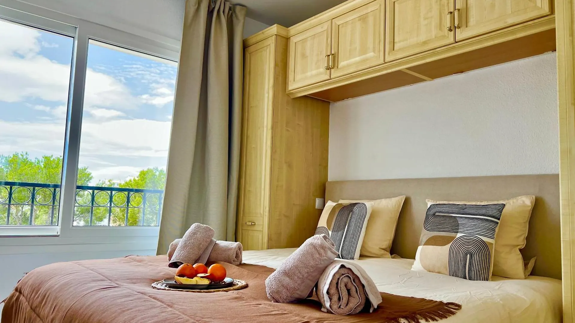 Nature & Sea Escape - Pools, Beach & Sunshine! Sitio de Calahonda شقة
